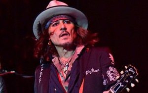 Bất tỉnh trong phòng khách sạn, sức khỏe của Johnny Depp gây lo ngại