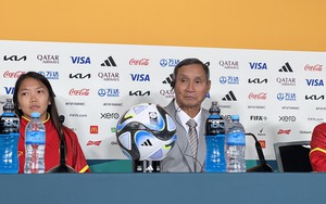 HLV Mai Đức Chung: 'Chiến thắng của Philippines là áp lực với Việt Nam, may mắn của bóng đá Đông Nam Á'