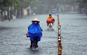 Bão số 2 di chuyển theo hướng Bắc Tây Bắc và suy yếu dần