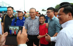 Bóng lăn trong tuần: Bệnh thành tích, biết rồi khổ lắm những vẫn phải nói