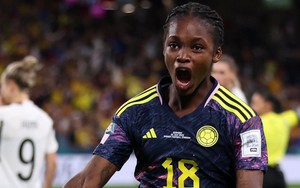 Ngôi sao Colombia ghi một trong những bàn đẹp nhất World Cup 2 ngày sau khi ngã gục trong buổi tập