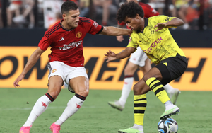 Dalot lập 'siêu phẩm', MU vẫn thua ngược Dortmund trên đất Mỹ