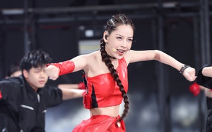 Màn múa cột của Chi Pu lên thẳng hotsearch, khán giả Trung Quốc nói gì?