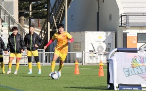 HLV Mai Đức Chung: ‘Mọi đội bóng đều gặp vấn đề với thời tiết, không chỉ riêng Việt Nam’