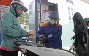 Giá xăng tiếp tục tăng mạnh từ 15h chiều nay 1/8 