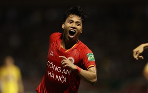 Văn Thanh không còn 'dành cả thanh xuân trụ hạng' với HAGL