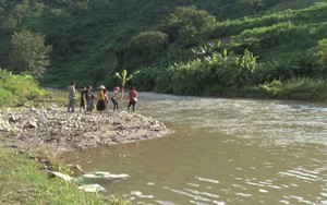 Người đàn ông đuối nước tử vong khi bơi ra sông cứu vợ và 2 con gái