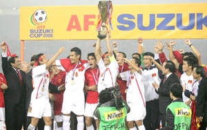 HLV Calisto cùng các học trò sẽ tái ngộ trên sân Thống Nhất vào tháng 9 tới đây