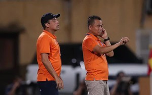 Lý do thực sự khiến tân HLV CAHN FC phải làm 'khán giả' trận tranh vô địch V-League dù vừa được bổ nhiệm 