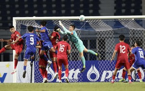 Bóng lăn trên bàn phím: CĐV Việt Nam và Malaysia 'dự đoán buồn' về đội nhà