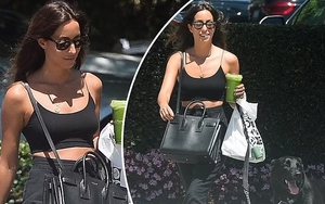 Bạn gái Brad Pitt, Ines de Ramon, cho thấy tình yêu của họ vẫn bền chặt với vòng cổ chữ 'B'