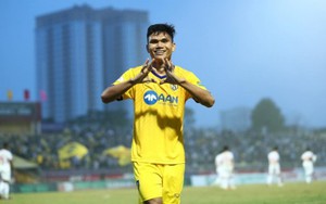 'Người hùng Thường Châu' viết tâm thư chia tay SLNA đầy cảm xúc, fan xứ Nghệ tiếc nuối