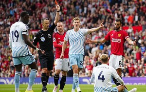 Thua ngược MU đầy cay đắng, Nottingham quyết định nộp đơn khiếu nại trọng tài vì bắt 'thiên vị'