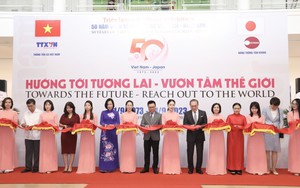 Khai mạc Triển lãm ảnh 'Việt Nam - Nhật Bản: Hướng tới tương lai, vươn tầm thế giới'