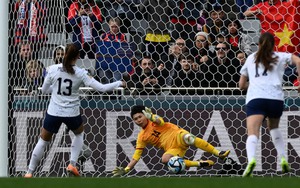 Đội tuyển nữ Mỹ trả giá vì những họng súng ẩm