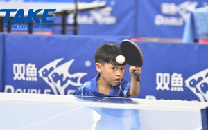 Con trai huyền thoại bóng bàn Việt Nam gây ngỡ ngàng bởi thần thái đặc biệt tại giải Bóng bàn trẻ toàn quốc