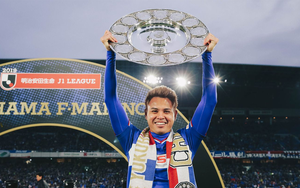 Từ 'cậu bé hư' với kỷ lục thẻ đỏ, Bunmathan được HLV Tottenham nâng tầm trở thành nhà vô địch Nhật Bản