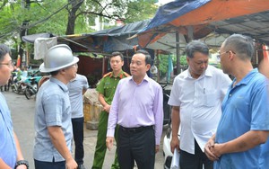 Phó Thủ tướng Trần Lưu Quang đến hiện trường chỉ đạo khắc phục hậu quả vụ cháy chung cư mini ở Thanh Xuân