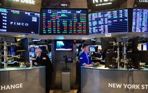Chứng khoán Âu-Mỹ 'nổi sóng' khi dự báo Fed khó thay đổi quyết định về lãi suất