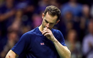 Không thể dự đám tang của bà vì vướng lịch đấu, tay vợt số 1 nước Anh bật khóc khi thắng trận ở Davis Cup