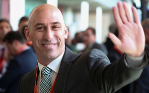 Chủ tịch LĐBĐ Tây Ban Nha phá vỡ sự 'im lặng' sau vụ Kissgate, nói nụ hôn là 'đồng thuận, sản phẩm của sự nhiệt tình'