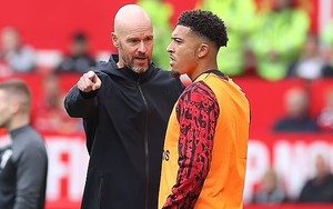 Jadon Sancho bị phát hiện chơi game ngay trước trận MU gặp Bayern tại Champions League