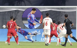 HLV Hoàng Anh Tuấn gây khó hiểu khi để đội trưởng Đỗ Sĩ Huy dự bị trong khi Văn Chuẩn liên tiếp mắc lỗi