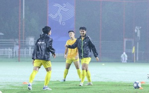 Olympic Việt Nam bị đẩy vào thế khó, HLV Hoàng Anh Tuấn trấn an học trò