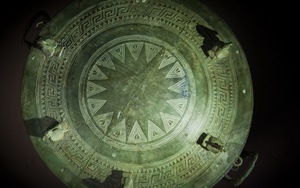 Thạp đồng Kính Hoa 2 - xứng tầm Bảo vật Quốc gia