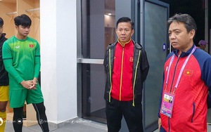 Thứ trưởng Hoàng Đạo Cương, lãnh đạo Đoàn Thể thao Việt Nam động viên đội tuyển Olympic Việt Nam