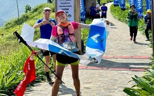 Cô gái Việt đầu tiên trong lịch sử chạy vượt núi bằng dép, xuất sắc về nhì cự ly 100km