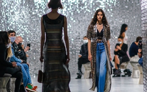  Khai mạc Tuần lễ thời trang Paris tại Pháp