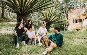 
Hoa hậu Ngọc Hân đồng hành với các họa sĩ trẻ trong dự án xưởng sáng tác