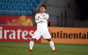 Văn Thanh ghi bàn từ loạt 'đấu súng' giúp ĐT Việt Nam chiến thắng, ăn mừng ngạo nghễ, được fan ví như 'dáng đứng Việt Nam'