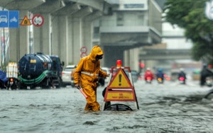 Hà Nội tập trung nhân lực tiêu nước, chống ngập trong các trận mưa tiếp theo