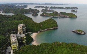 Hạ Long Quảng Ninh - Cát Bà  Hải Phòng được UNESCO công nhận là Di sản Thiên nhiên Thế giới thuộc hai thành phố đầu tiên ở Việt Nam