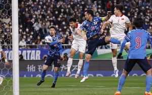 Trung vệ của Viettel đánh đầu dũng mãnh, ĐT Việt Nam xuất sắc cầm chân ĐT Nhật Bản ở giải đấu danh giá