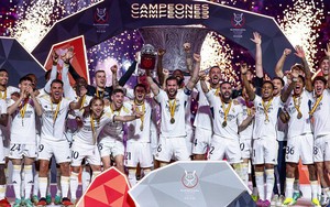 Vinicius rực sáng với hat-trick, Real Madrid hạ Barca, giành siêu cúp Tây Ban Nha