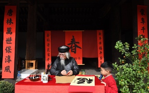 Độc đáo "Tết làng Việt" 2024 tại Làng cổ Đường Lâm