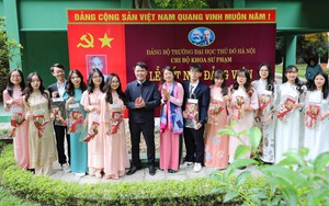 12 sinh viên ưu tú khoa Sư phạm - Trường đại học Thủ đô Hà Nội vinh dự được kết nạp Đảng