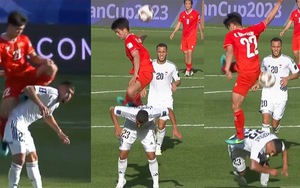 Tấm thẻ đỏ của Văn Khang và thói quen đáng trách của cầu thủ Việt Nam