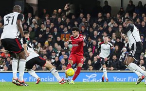 Luis Diaz tỏa sáng, Liverpool giành quyền vào chung kết Cúp Liên đoàn Anh