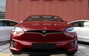 Giá trị vốn hóa của Tesla bốc hơi 80 tỷ USD