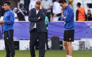 VFF kiên nhẫn, xác nhận điều khoản ‘đặc biệt’ trong hợp đồng với HLV Troussier