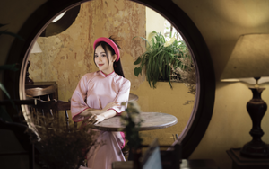 DJ Emma biến hoá với áo dài, khác xa hình ảnh quyến rũ trên sân khấu