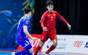 Chàng trai tiếp thị café ghi bàn giúp Việt Nam thắng Nhật Bản để dự World Cup, tái xuất với 2 danh hiệu Vua phá lưới 