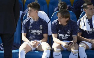 Luka Modric cần 'hưu trí' trên ghế dự bị?