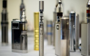 Anh cấm thuốc lá điện tử dùng một lần