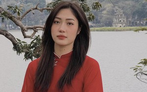 Hot girl bóng chuyền 9X ‘là niềm yêu thích của mọi chàng trai’, đẹp thanh lịch giữa cái lạnh 10 độ của Hà Nội