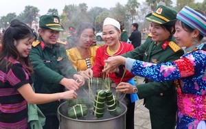 Chương trình 'Bánh chưng xanh - Tết vì người nghèo' tại Hà Nội